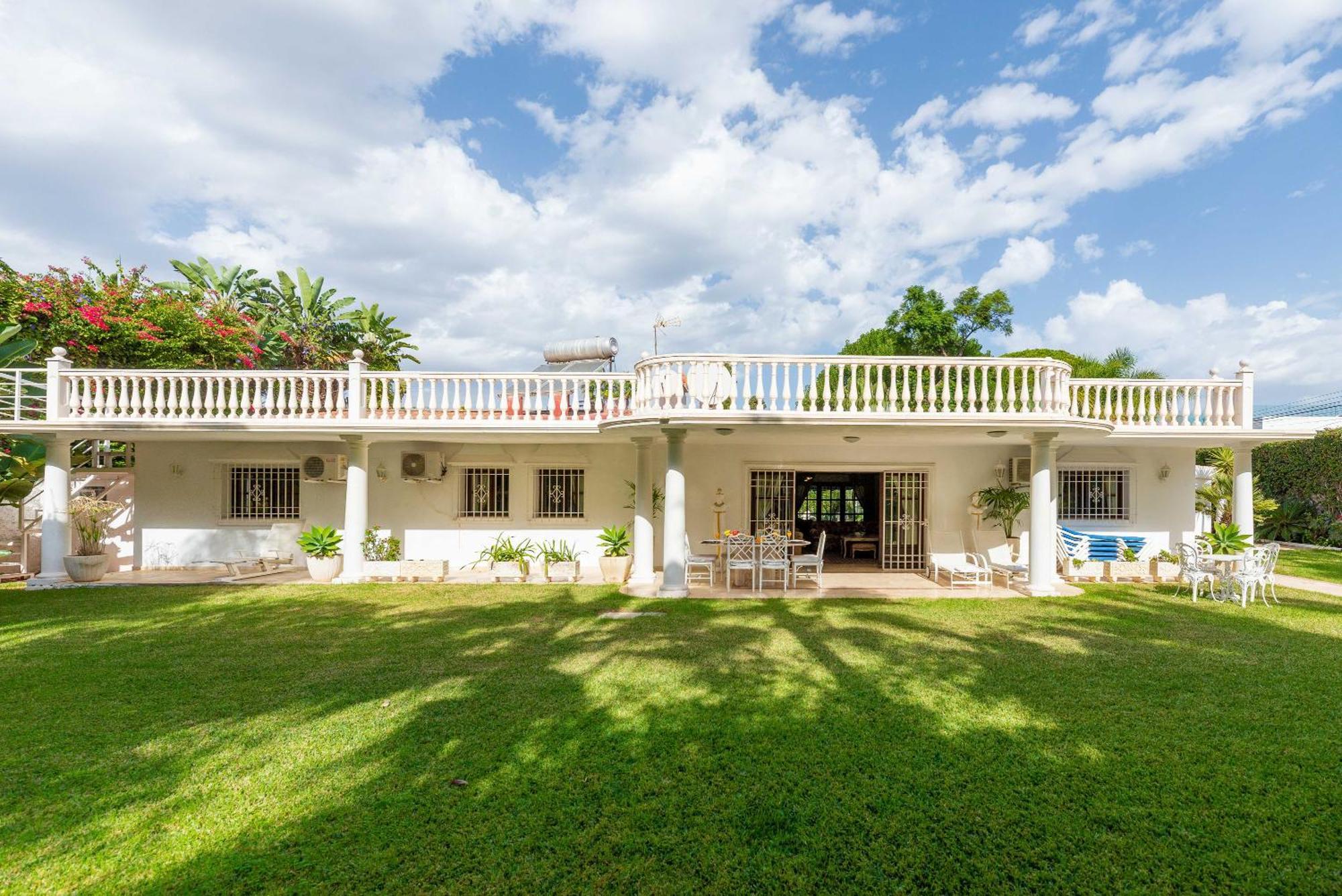 Lovely Palmeras Villa *
